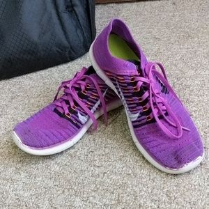 Nike Flyknit runners